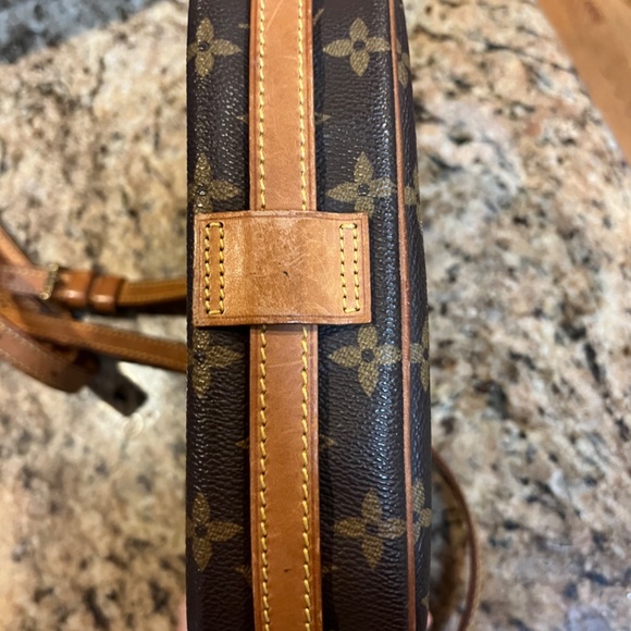 Louis Vuitton Jeune Fille MM - Picture 6 of 16